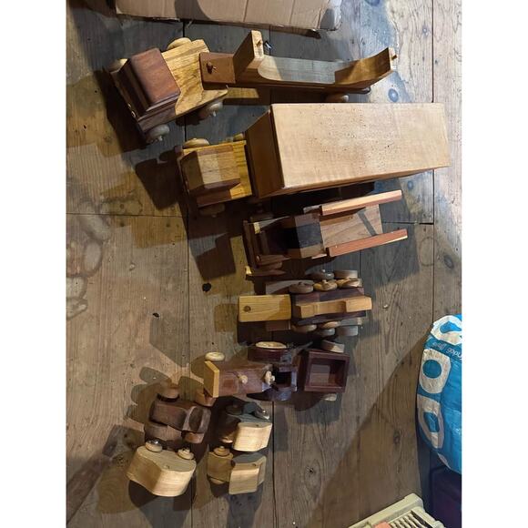 wooden train set - Picture 1 of 7